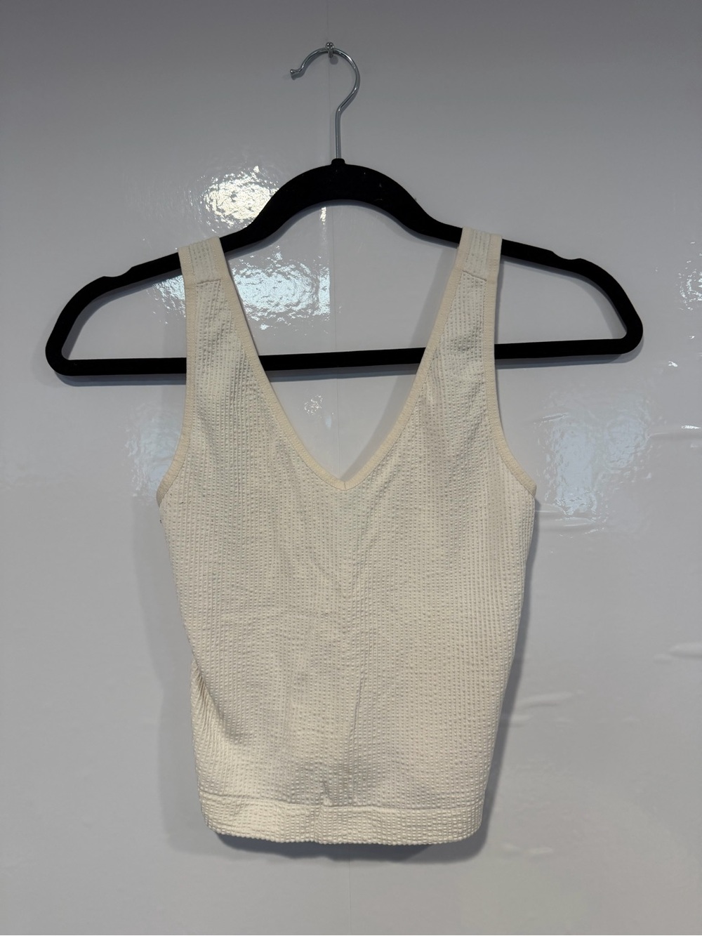 Cream V-Neck Seamless Textured Old Navy ribbed Tank Top